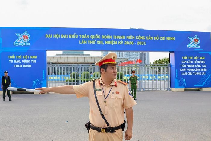 CSGT Hà Nội làm nhiệm vụ tại khu vực diễn ra Đại hội