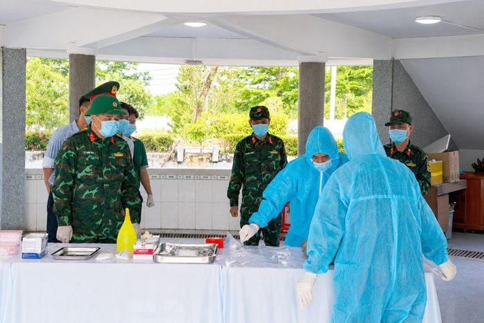 Lực lượng chuyên môn thực hiện lấy mẫu sinh phẩm hài cốt liệt sĩ