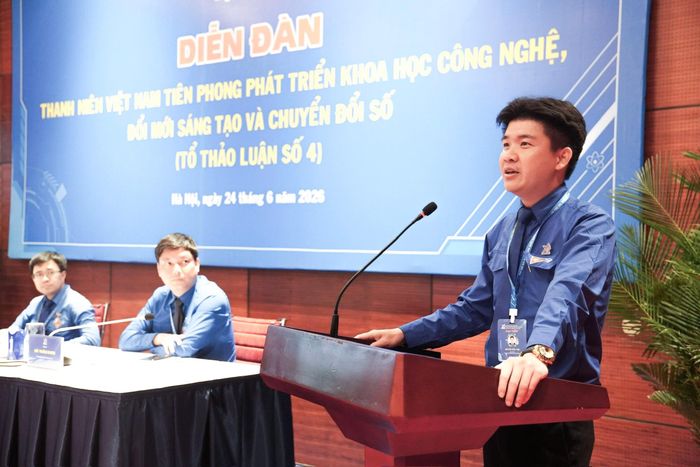 Theo đó, thanh niên Việt Nam cần chuyển từ tư duy “Học để biết” sang “Học để tạo ra giá trị”, từ “Ứng dụng công nghệ” sang “Làm chủ công nghệ”.