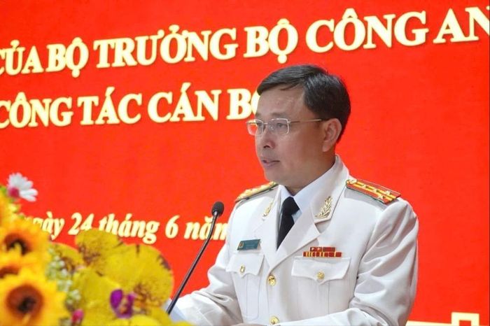 Tân Phó Giám đốc Công an tỉnh Tây Ninh Đại tá Phạm Thanh Tùng phát biểu nhận nhiệm vụ