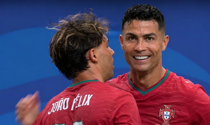 Ronaldo lập cú đúp bàn thắng