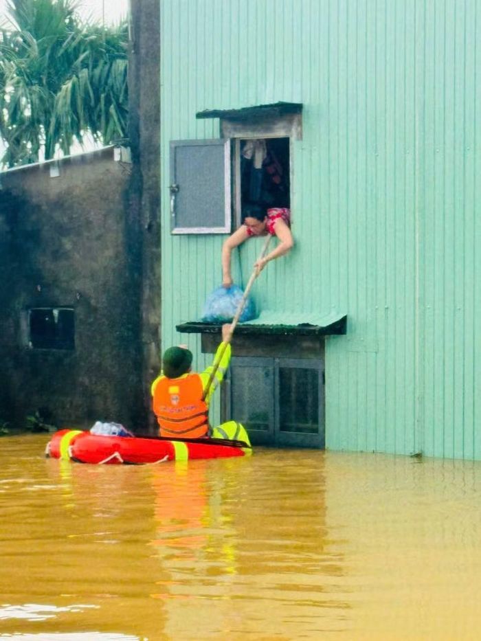 Mưa bão, ngập lụt diễn biến ngày càng cực đoan đặt ra bài toán phát triển nhà ở an toàn, bền vững cho Đà Nẵng và các tỉnh miền Trung.