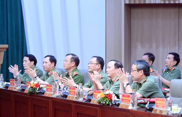 Các đồng chí trong Đảng ủy Công an Trung ương, lãnh đạo Bộ Công an dự hội nghị.