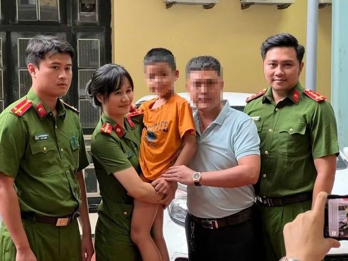  Giải cứu thành công cháu bé bị bắt cóc ở Long Biên (Hà Nội) năm 2023 là chiến công xuất sắc mang dấu ấn của lực lượng Cảnh sát hình sự Thủ đô. 