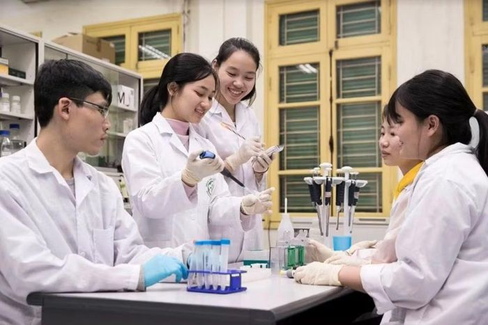 Hoạt động nghiên cứu khoa học, ứng dụng công nghệ thu hút ngày càng nhiều người trẻ tham gia.