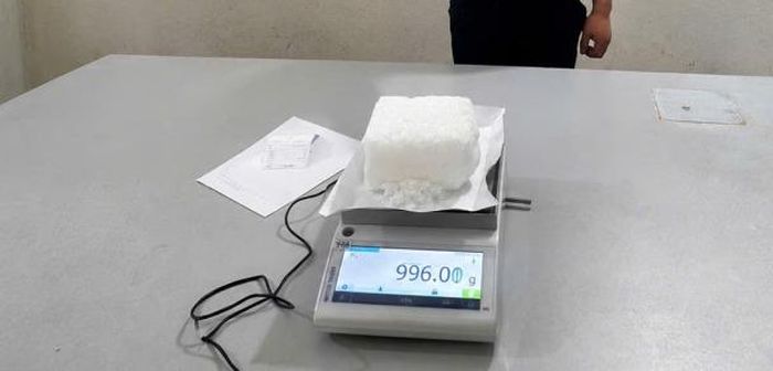 Tang vật 996,05 gam ma túy tổng hợp dạng đá.