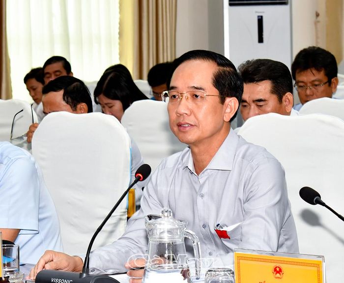  Đồng chí Hồ Thanh Thủy, Phó Bí thư Tỉnh ủy, Chủ tịch Ủy ban MTTQ Việt Nam tỉnh Cà Mau, lưu ý các nhóm giải pháp thúc đẩy tăng trưởng kinh tế.