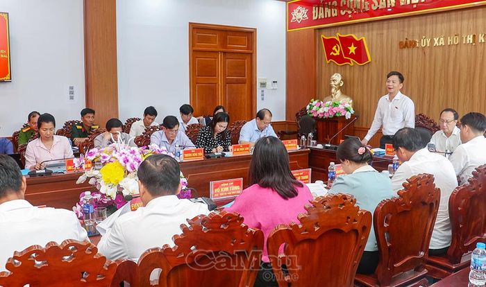 Đồng chí Nguyễn Bình Tân phát biểu trong buổi khảo sát tại Xã Hồ Thị Kỷ.