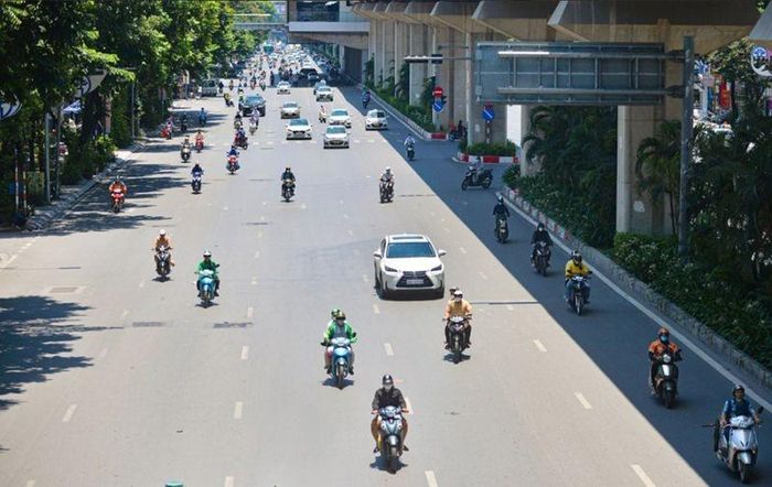 Nắng nóng gay gắt kéo dài làm gia tăng nguy cơ ảnh hưởng sức khỏe và cháy nổ. Ảnh minh họa