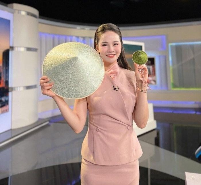 MC Thu Hương là gương mặt quen thuộc của nhà đài.