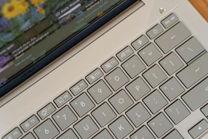 ASUS Zenbook A14 gây chú ý với pin 70Wh và chip Snapdragon X2 Elite. Ảnh: ASUS.