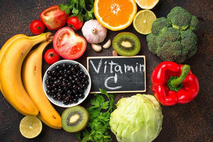 Vitamin C có thể hỗ trợ tăng đào thải axit uric qua đường tiết niệu