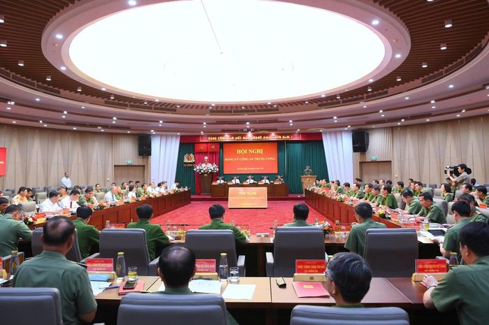 Tổng Bí thư, Chủ tịch nước Tô Lâm cùng các đại biểu dự Hội nghị Đảng ủy CATW