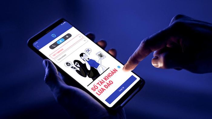 Ứng dụng lạ, giao dịch lạ và nguy cơ mất quyền kiểm soát tài khoản cá nhân. Ảnh: Tạp chí Thị trường Tài chính Tiền tệ