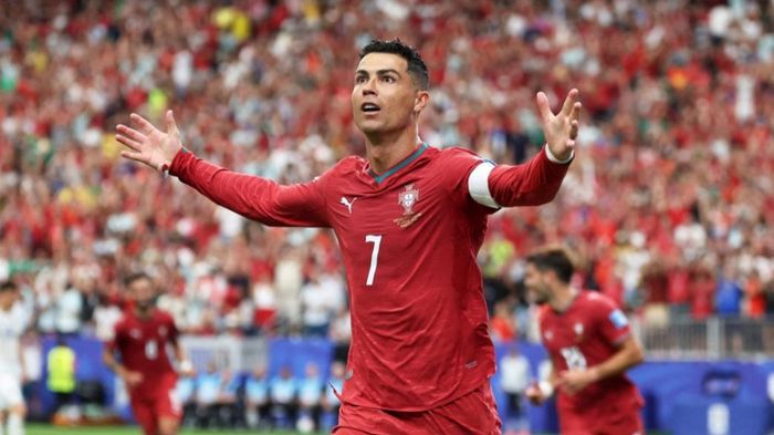 World Cup 2026: Ronaldo tỏa sáng với cú đúp lịch sử