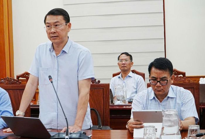  Ông Đinh Hữu Hòa Phó Giám đốc Sở Tài chính báo cáo tình hình xây dựng Chiến lược của các doanh nghiệp. 