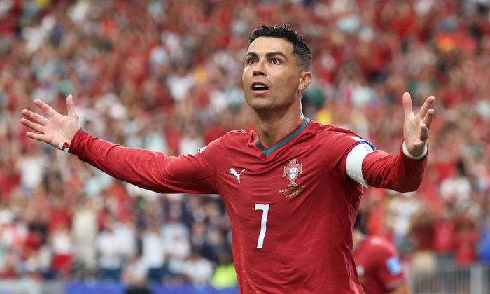 Cristiano Ronaldo lập kỷ lục. (Ảnh: Reuters)