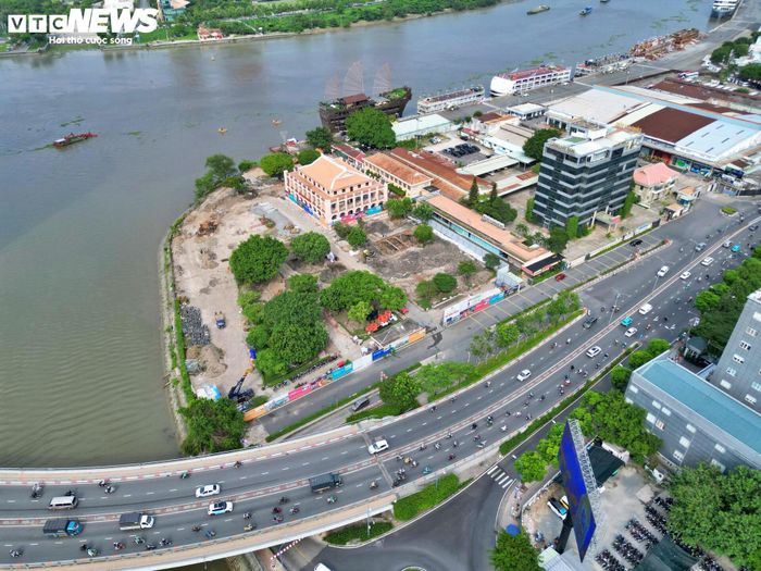 Mới đây, tại kỳ họp thứ 3 HĐND TP.HCM khóa XI, UBND TP.HCM trình chủ trương đầu tư dự án Công viên văn hóa Bến Nhà Rồng - Khánh Hội và cây xanh công cộng Bến Bạch Đằng theo phương thức đối tác công tư (PPP), hợp đồng BT.