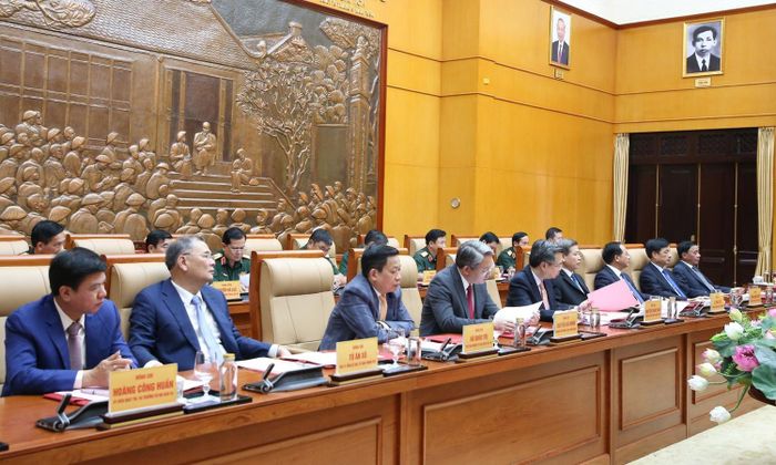 Tham dự Hội nghị có Thường trực Ban Bí thư Trần Cẩm Tú, các Ủy viên Bộ Chính trị, Bí thư Trung ương, Trưởng các ban Đảng Trung ương...(Ảnh: Hiền Hòa)