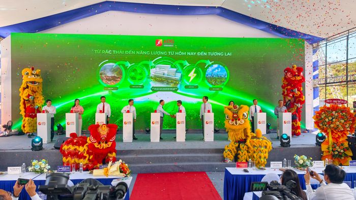 Ngày 24/6, Dự án xây dựng Nhà máy xử lý chất thải rắn sinh hoạt Long Mỹ sử dụng công nghệ đốt rác phát điện chính thức được khởi công tại phường Quy Nhơn Tây, tỉnh Gia Lai với tổng vốn đầu tư gần 1.600 tỷ đồng.