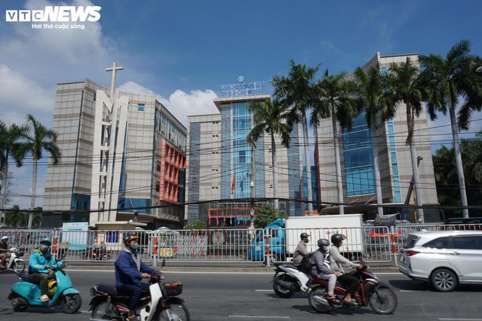 Hiện đã có 200 hộ dân hoàn tất bàn giao mặt bằng. Các công trình lớn như trường Đại học Luật TP.HCM, chợ Bình Triệu, chi nhánh ngân hàng Agribank... cũng đã khẩn trương ban giao phần đất trong diện giải tỏa.