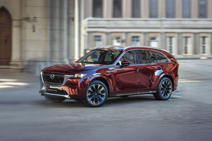 Bộ đôi Mazda CX-60 và Mazda CX-90 cấu hình động cơ đặt dọc vừa ra mắt Việt Nam.