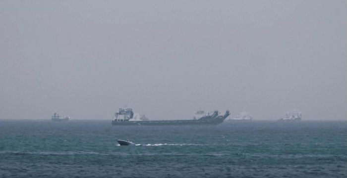Việc mở cửa Eo biển Hormuz được kỳ vọng mang lại nhiều tín hiệu tích cực cho kinh tế toàn cầu. Ảnh chụp màn hình từ video của Reuters
