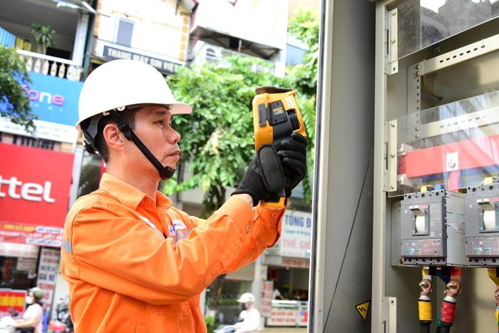 EVNHANOI tạm dừng cắt điện trong 3 ngày nắng nóng đỉnh điểm