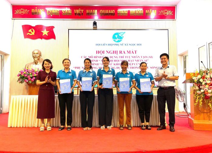 Hội LHPN xã Ngọc Hồi ra mắt các mô hình ứng dụng trí tuệ nhân tạo (AI). Ảnh: PV