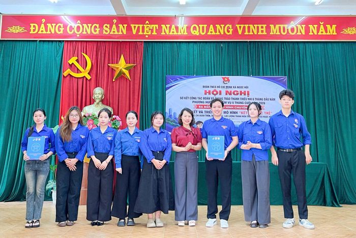 Đoàn Thanh niên xã Ngọc Hồi ra mắt 3 mô hình chuyển đổi số. Ảnh: PV