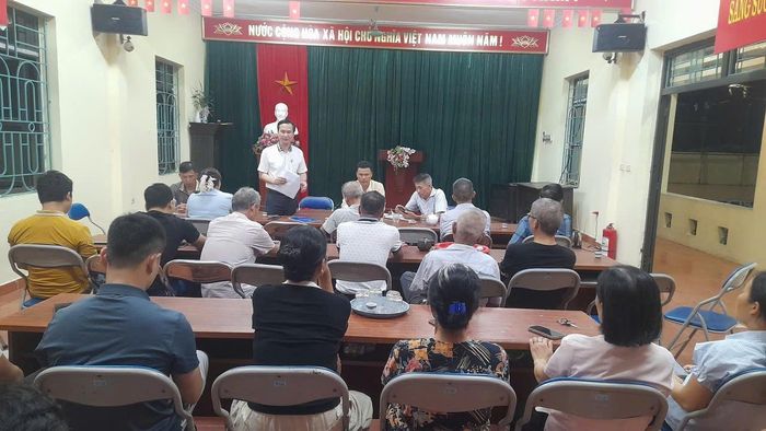 Hội nghị giới thiệu nhân sự tham gia cấp ủy, Bí thư, Phó Bí thư Chi bộ sau sắp xếp chi bộ tại Chi bộ thôn Sen Hồ. Ảnh: Vân Thư