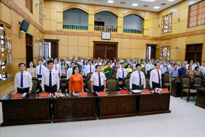 Các đại biểu tham dự kỳ họp.