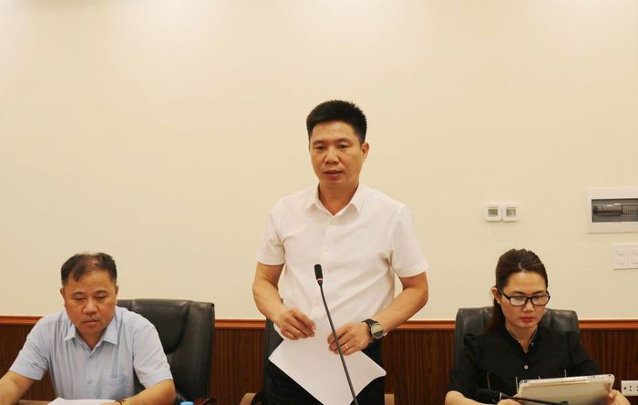 Phó Chủ tịch UBND xã Quốc Oai Nguyễn Hữu Sơn phát biểu tại hội nghị. Ảnh: PV