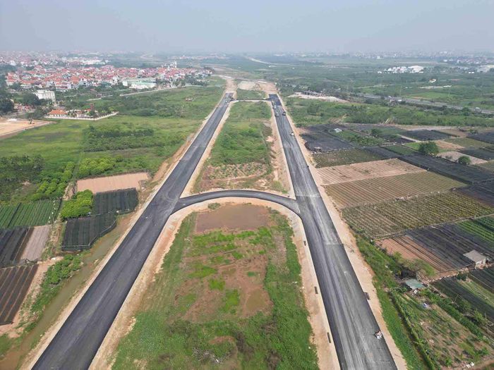 Vành đai 4 được kỳ vọng mở ra cơ hội định hình mô hình đô thị đa cực của Thủ đô. Ảnh: PV