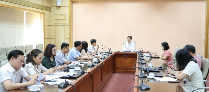 Quang cảnh cuộc họp
