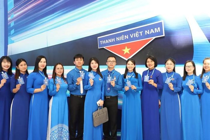 Các đại biểu dự Đại hội chụp ảnh lưu niệm trước khi bước vào Phiên làm việc thứ nhất.