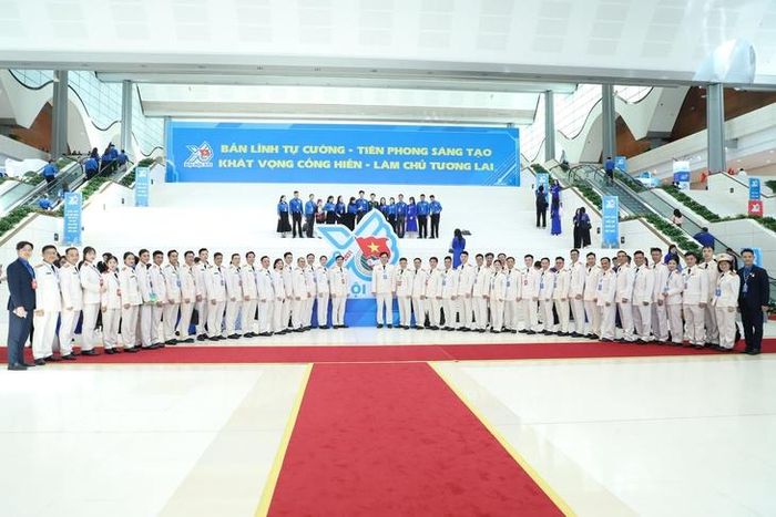 Các đại biểu về dự Đại hội tại Trung tâm Hội nghị quốc gia.