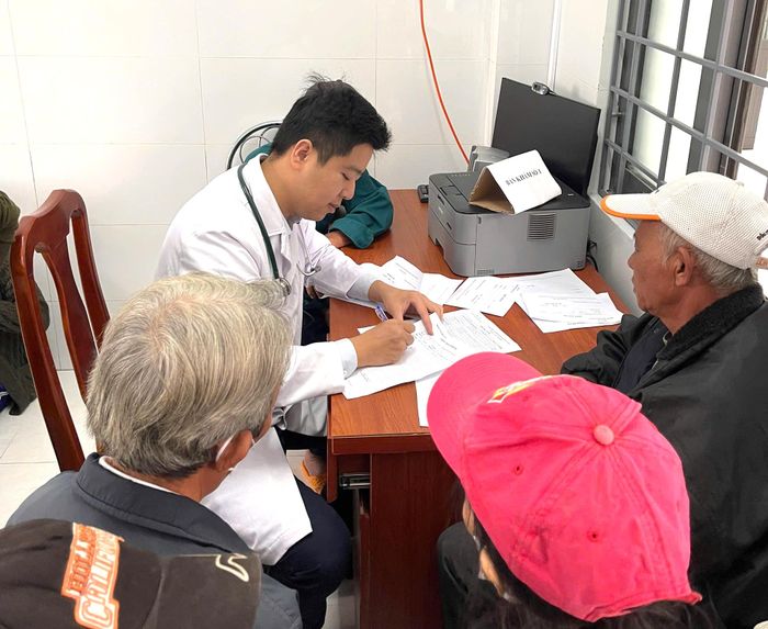 "Tổ chức Đoàn cần tiếp tục phát huy thế mạnh tại các địa bàn khó khăn, ưu tiên chăm sóc sức khỏe cho người dân vùng sâu, vùng xa...", nam bác sĩ cho biết.