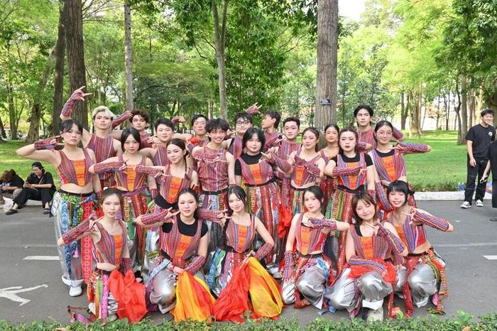 Sự tham gia của các đội chơi sinh viên mang đến nguồn năng lượng trẻ trung, lan tỏa tinh thần sống khỏe, chủ động chăm sóc sức khỏe từ sớm.
