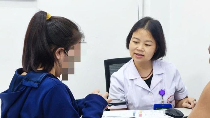 Nhờ tuân thủ điều trị bền bỉ suốt hơn 13 năm, cả hai mẹ con đã đạt trạng thái khỏi chức năng viêm gan B.