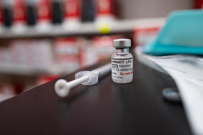 Nghiên cứu đánh giá hiệu quả vaccine Covid-19 phiên bản 2025-2026 được đăng trên tạp chí JAMA Network Open dù từng bị CDC Mỹ ngăn chặn. Ảnh minh họa: Getty Images