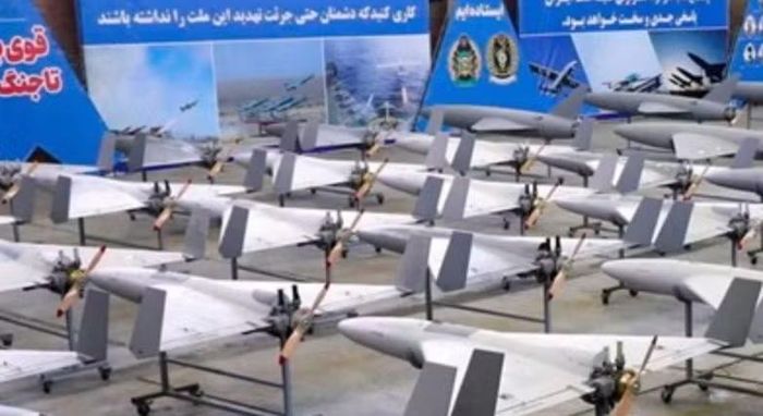 Cho đến nay, "bầy sứa UAV" vẫn là một trong những chi tiết bí ẩn nhất xoay quanh vụ rơi máy bay Mỹ trên lãnh thổ Iran. Nhiều câu hỏi quan trọng liên quan sự cố này vẫn chưa có lời giải đáp chính thức.
