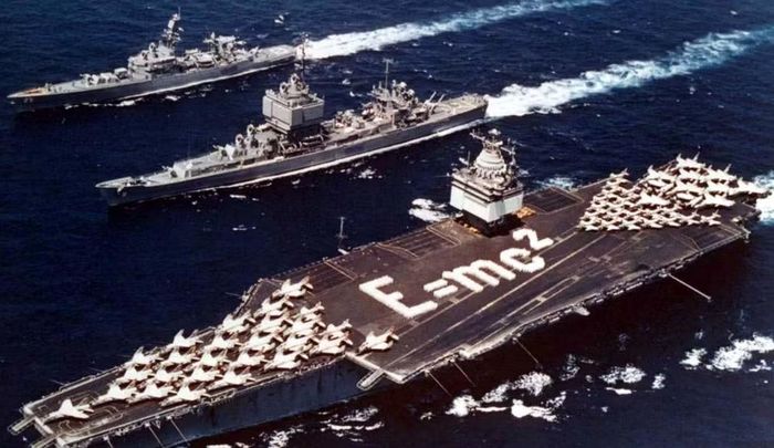 Con tàu từng cùng tàu sân bay hạt nhân USS Enterprise thực hiện chuyến hải trình vòng quanh thế giới nổi tiếng Operation Sea Orbit năm 1964 nhằm chứng minh khả năng hoạt động không giới hạn của lực lượng hải quân hạt nhân Mỹ.