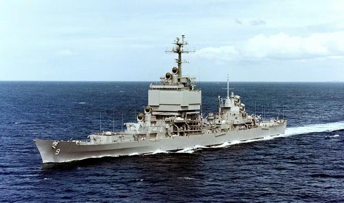USS Long Beach chính thức bị loại biên ngày 1/5/1995. Đây cũng là dấu mốc báo hiệu sự kết thúc của một giai đoạn phát triển đặc biệt trong lịch sử hải quân Mỹ.