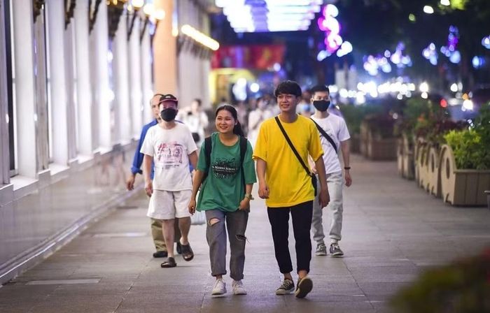 Để cải thiện chất lượng không khí, Hà Nội cũng phân định các khu vực hạn chế phương tiện giao thông gây ô nhiễm, áp dụng các tiêu chuẩn môi trường nghiêm ngặt theo lộ trình phù hợp với từng khu vực dân cư