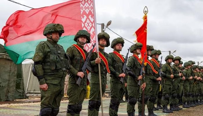 Năm 2024, Điện Kremlin công bố học thuyết hạt nhân sửa đổi, đưa Belarus vào phạm vi bảo vệ của ô hạt nhân Nga.