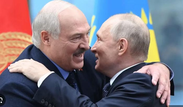 Trong cuộc phỏng vấn được công bố giữa tháng 6, ông Lukashenko nhấn mạnh Belarus là quốc gia yêu chuộng hòa bình và mong muốn chiến sự sớm kết thúc.