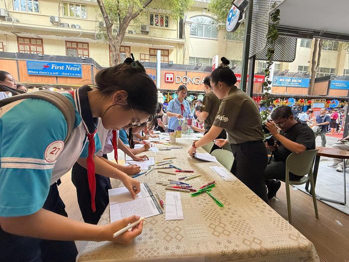 Nhiều hoạt động vừa học, vừa vui chơi, trải nghiệm dành cho thanh thiếu nhi tại Đường sách TPHCM trong suốt tháng 6. Ảnh: Hồng Phúc