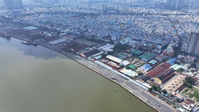  Khu vực thực hiện dự án Công viên văn hóa Bến Nhà Rồng - Khánh Hội và cây xanh công cộng ven sông Sài Gòn. Ảnh: THUẬN VĂN 