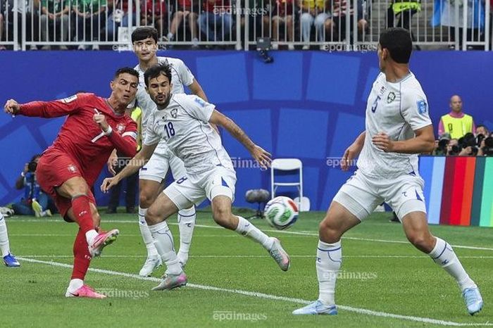  Ngôi sao người Bồ Đào Nha vẫn tỏa sáng ở tuổi 41. Ảnh: EPA. 